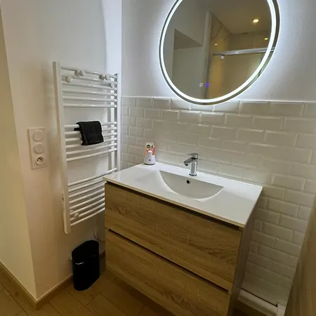 En Centre-ville - Local Vélos Disponible